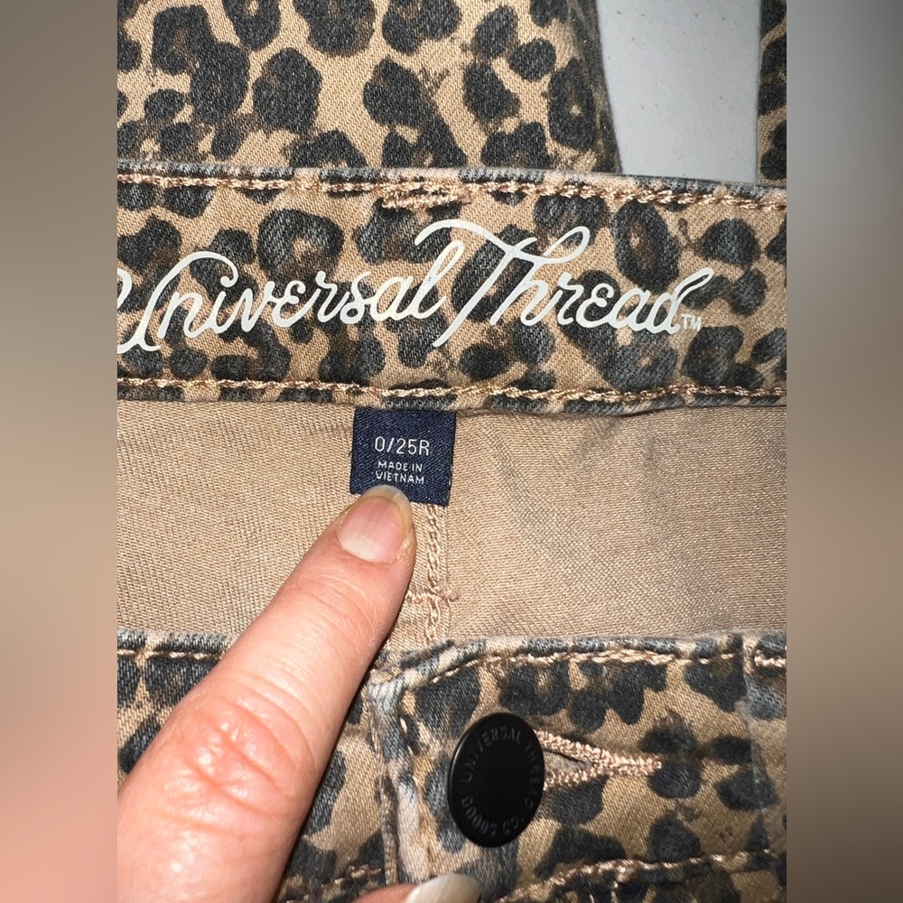 🐆 Leopard Jeans - Picture 4 of 4